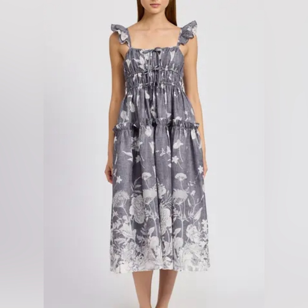 Small NWOT En Saison Floral Dress